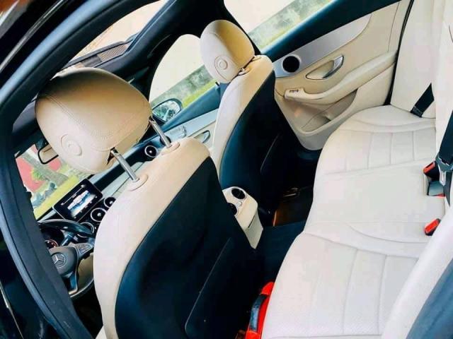 Mercedes-Benz C300 — photo 12