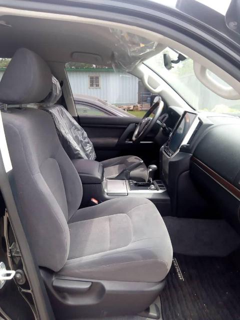 TOYOTA LAND-CRUISER GXR 2019 — photo 6