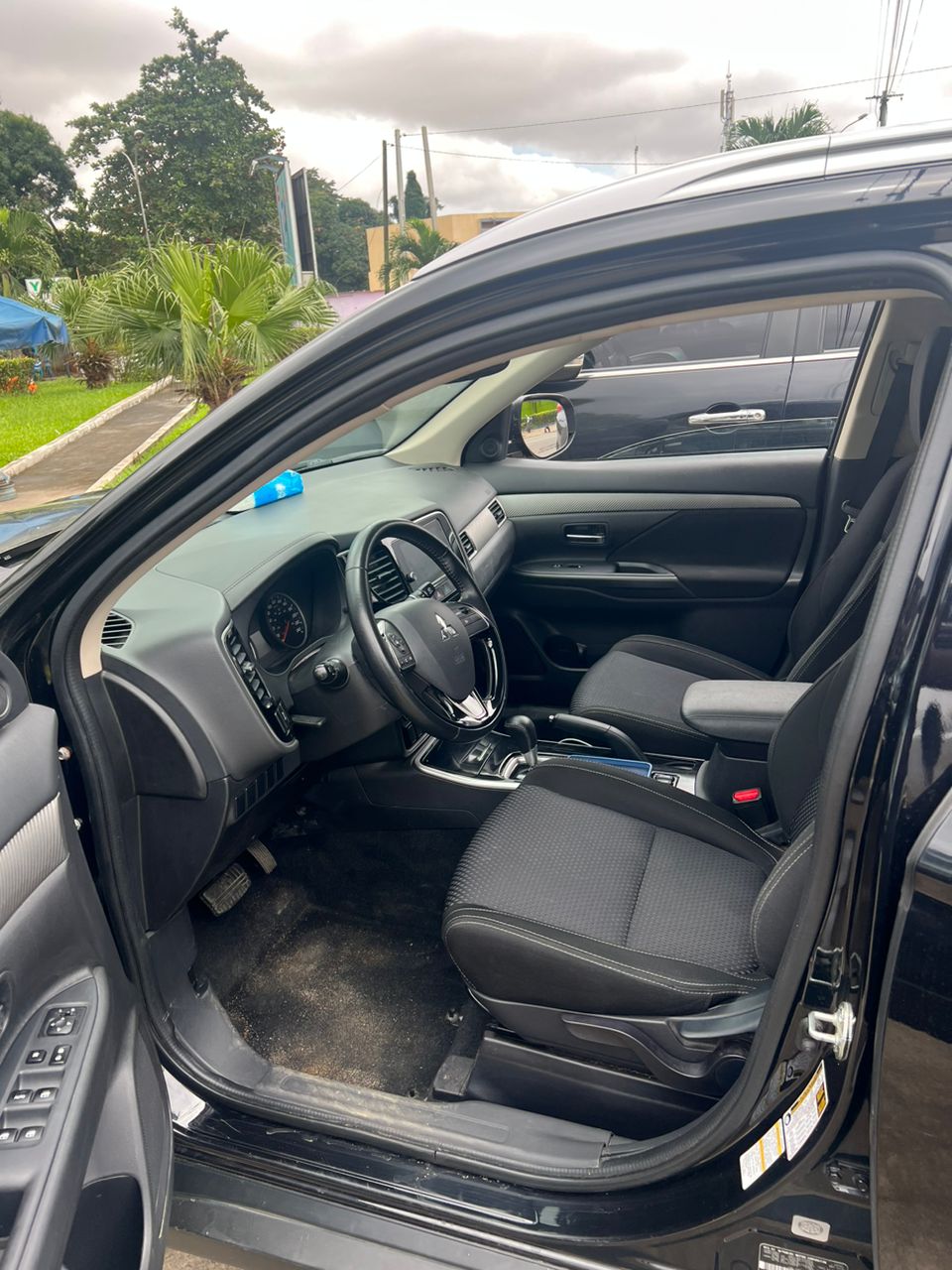 Mitsubishi Outlander — photo 3