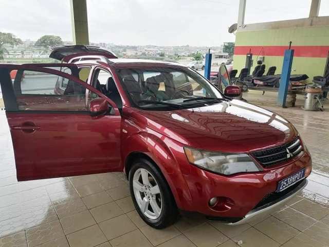 Mitsubishi Outlander 4 x 4 Année 2010 — photo 3