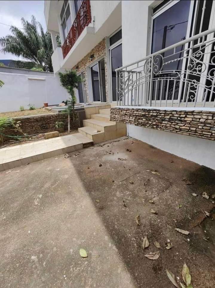 Duplex 5 pièces à COCODY ANGRÉ — photo 3
