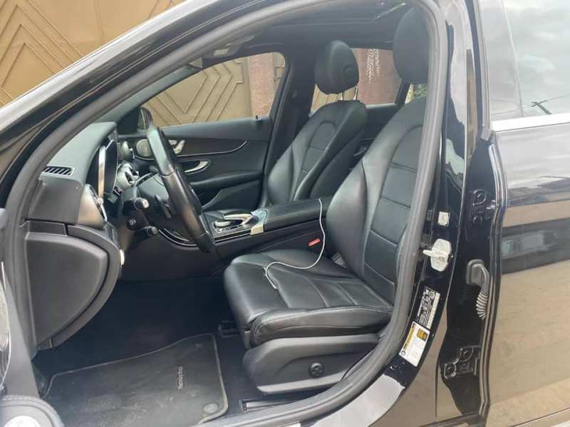 Mercedes C 300 — photo 8