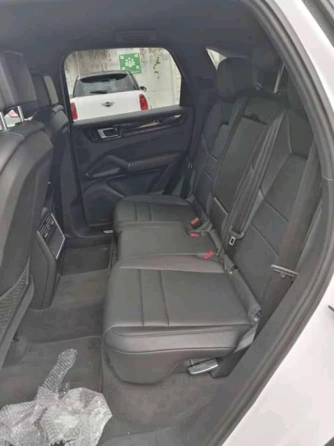 PORSCHE CAYENNE — photo 13