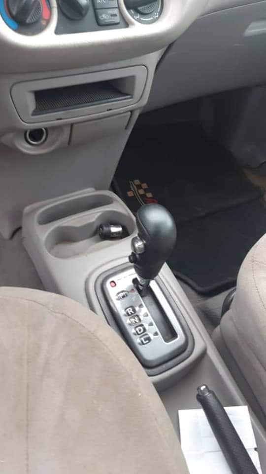 Nissan Almera Tino — photo 3