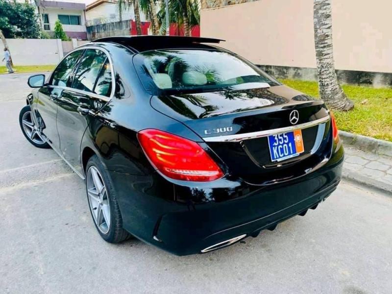 Mercedes-Benz C300 — photo 4