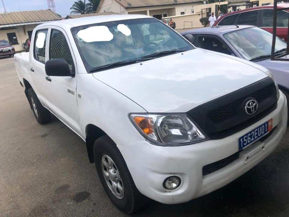 Toyota Hilux 2000 Boite Manuelle Essence V4
