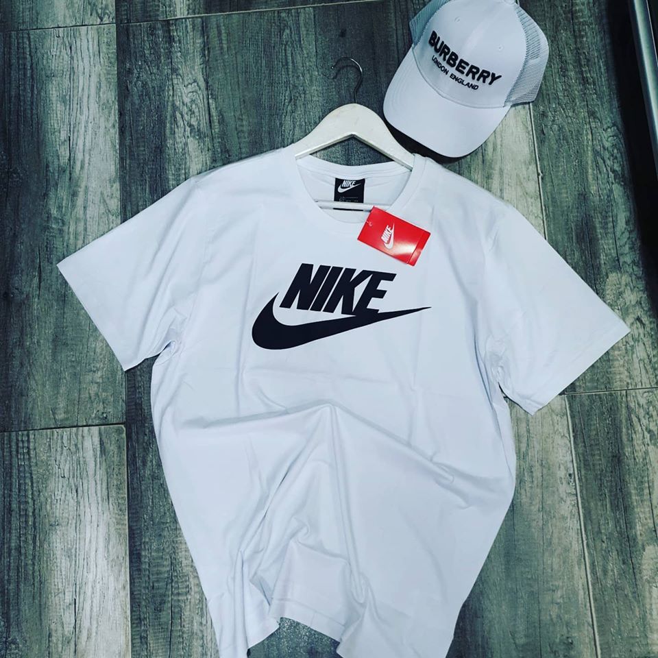 t-shirt  + casquette