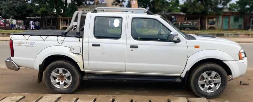 NISSAN HARBODY — photo 2