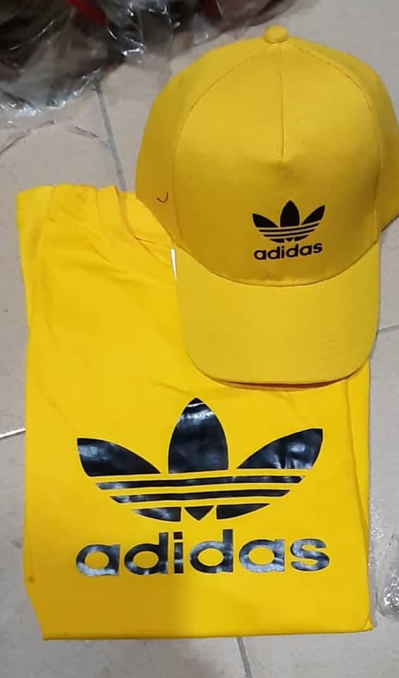TEE-SHIRT + CASQUETTE — photo 5
