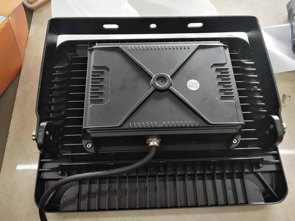 Projecteur LED LIPER 100W — photo 2