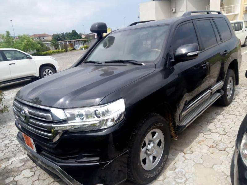 TOYOTA LAND-CRUISER GXR 2019 — photo 2