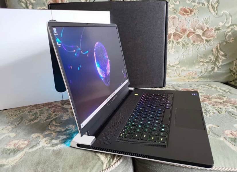 Dell Alienware X17 R2 — photo 2