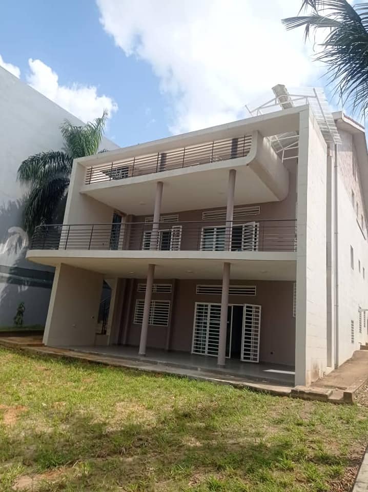 Villa Duplex 10 Pièces