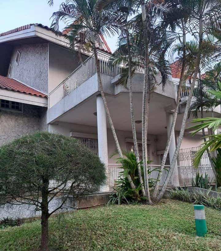 Luxueuse Villa Duplex de 13 Pièces