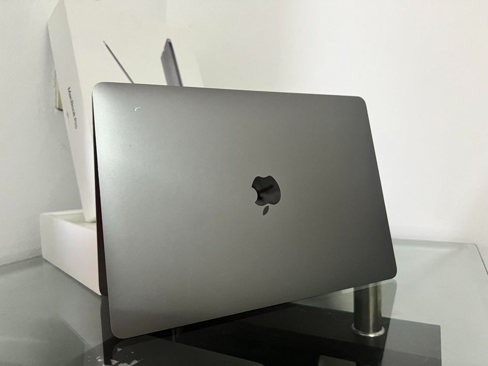 MACBOOK PRO RETINA — photo 2