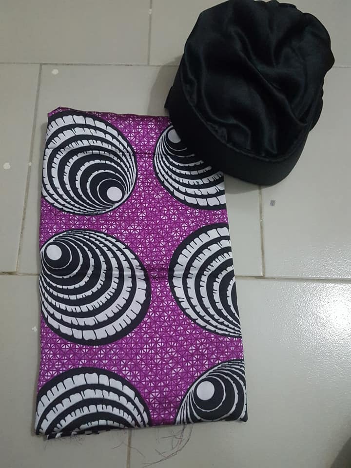 Duos Soie Accompagné De Foulards En Chapeaux — photo 2