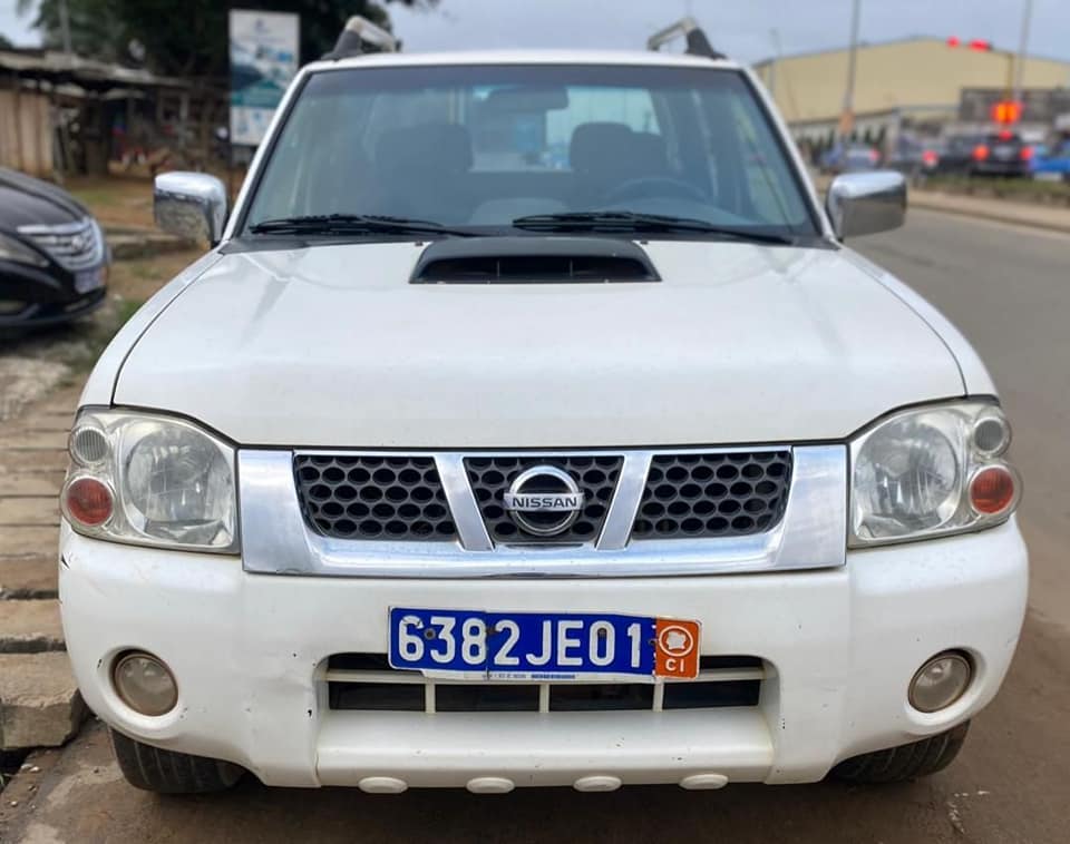 NISSAN HARBODY — photo 3