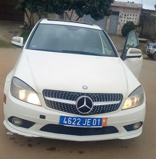 MERCEDES-BENZ C 300 — photo 3