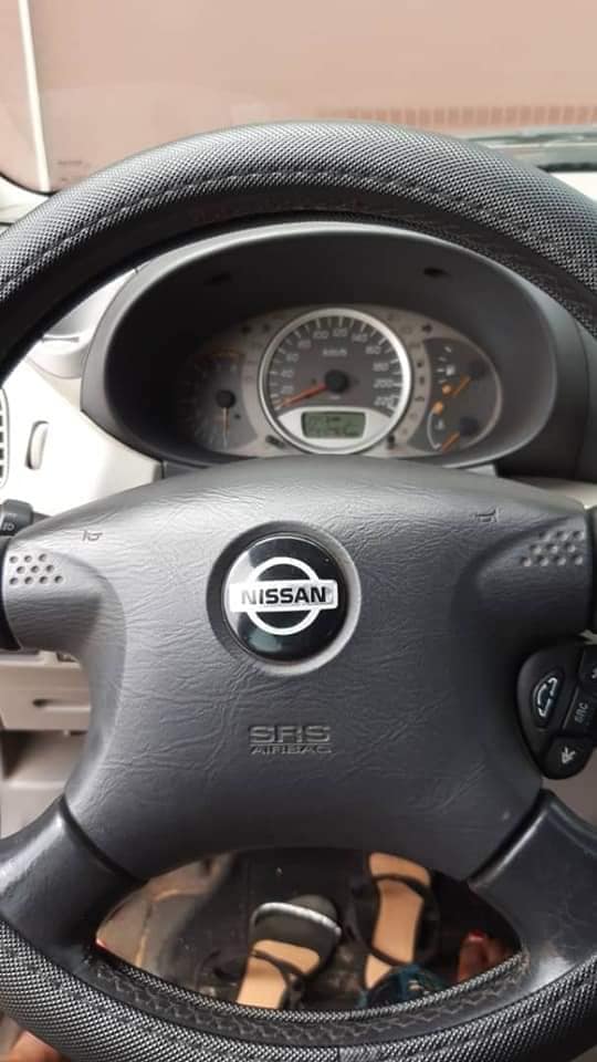 Nissan Almera Tino — photo 5