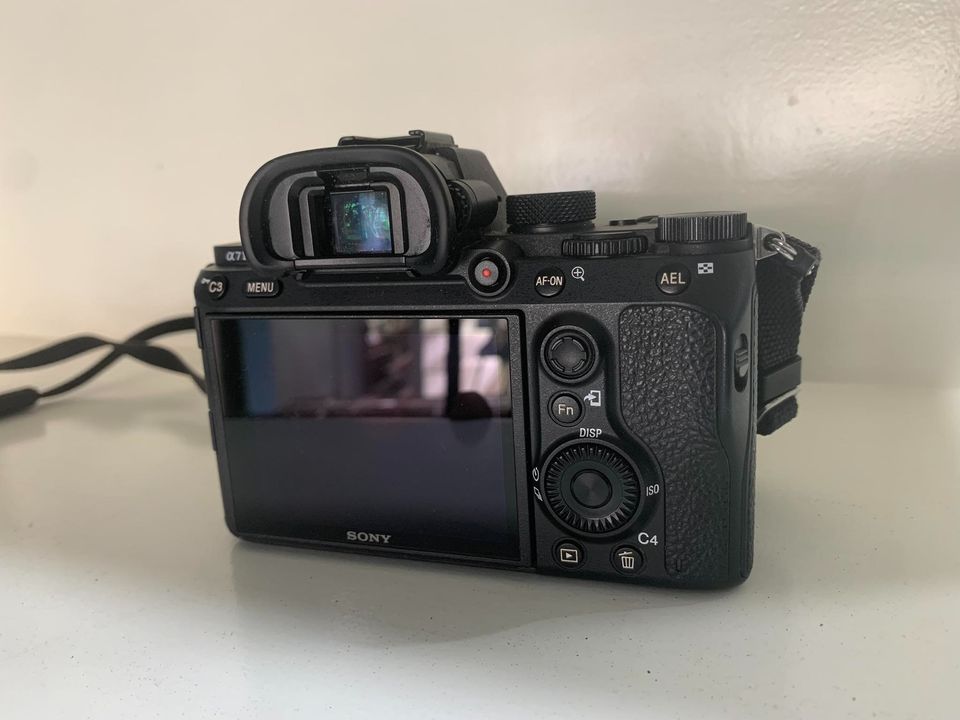 APPAREIL PHOTO HYBRIDE SONY A7 III — photo 3