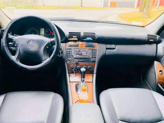 Mercedes-Benz C350 — photo 8