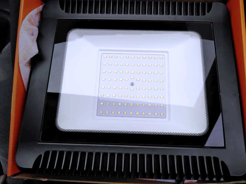 Projecteur LED LIPER 150W — photo 2