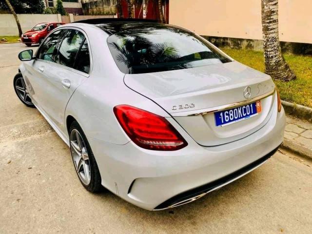 Mercedes-Benz C300 — photo 6