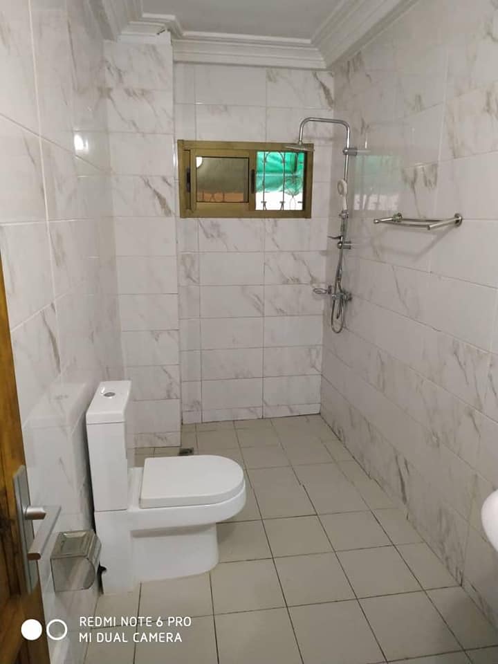 Villa Basse de 5 Pièces - Angré 8ème Tranche — photo 9