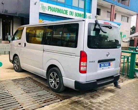 TOYOTA HIACE 2015 — photo 3