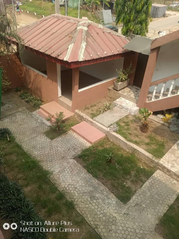 10 Pièces - VILLA DUPLEX ANGRE 8ème Tranche