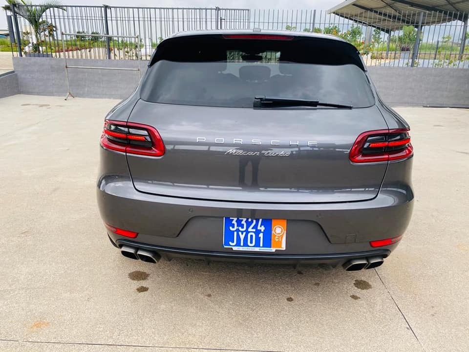Porsche Macan Turbo — photo 3