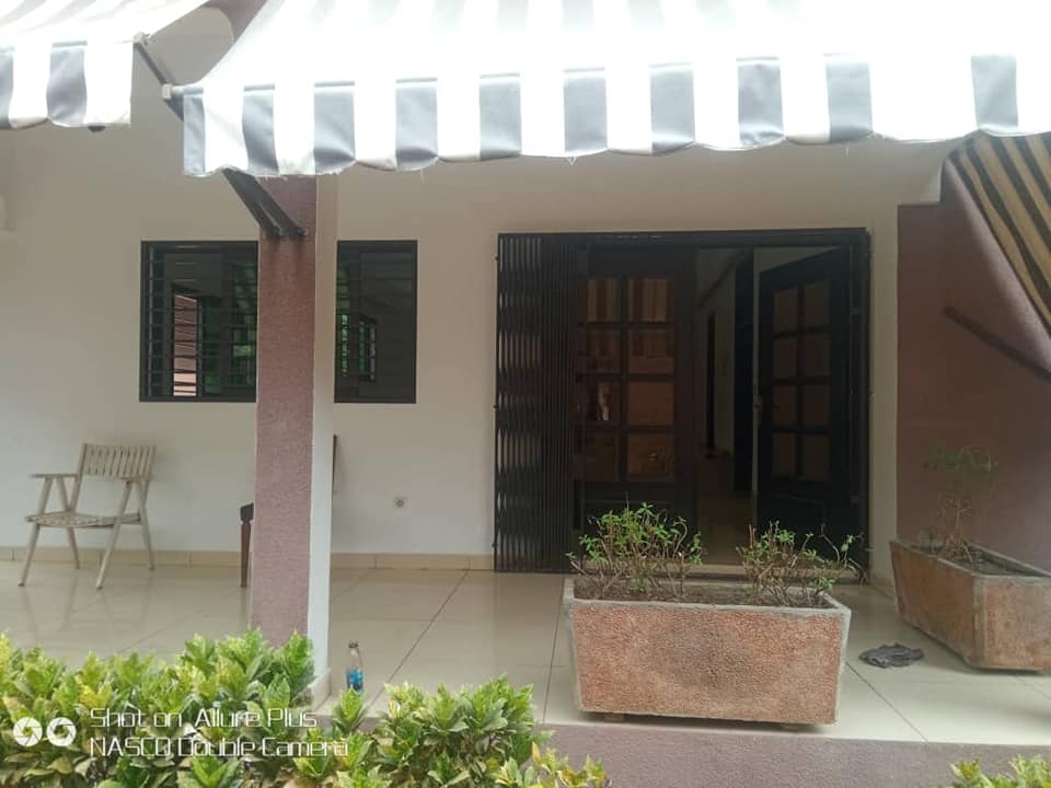 10 Pièces - VILLA DUPLEX ANGRE 8ème Tranche — photo 3