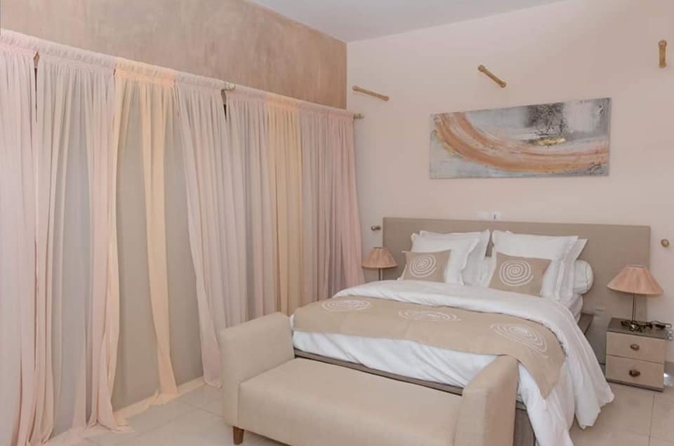 Villa Basse de 4 Pièce Avec Piscine — photo 6