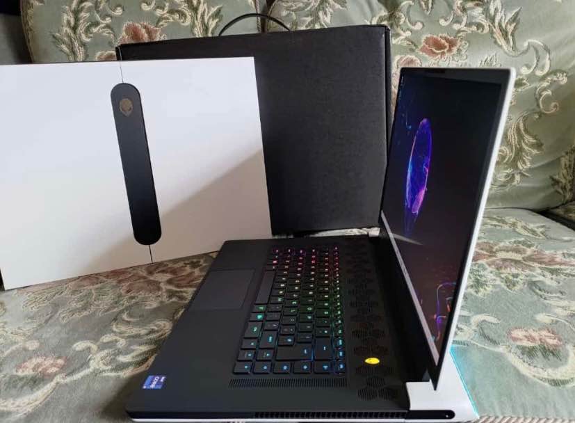 Dell Alienware X17 R2 — photo 3