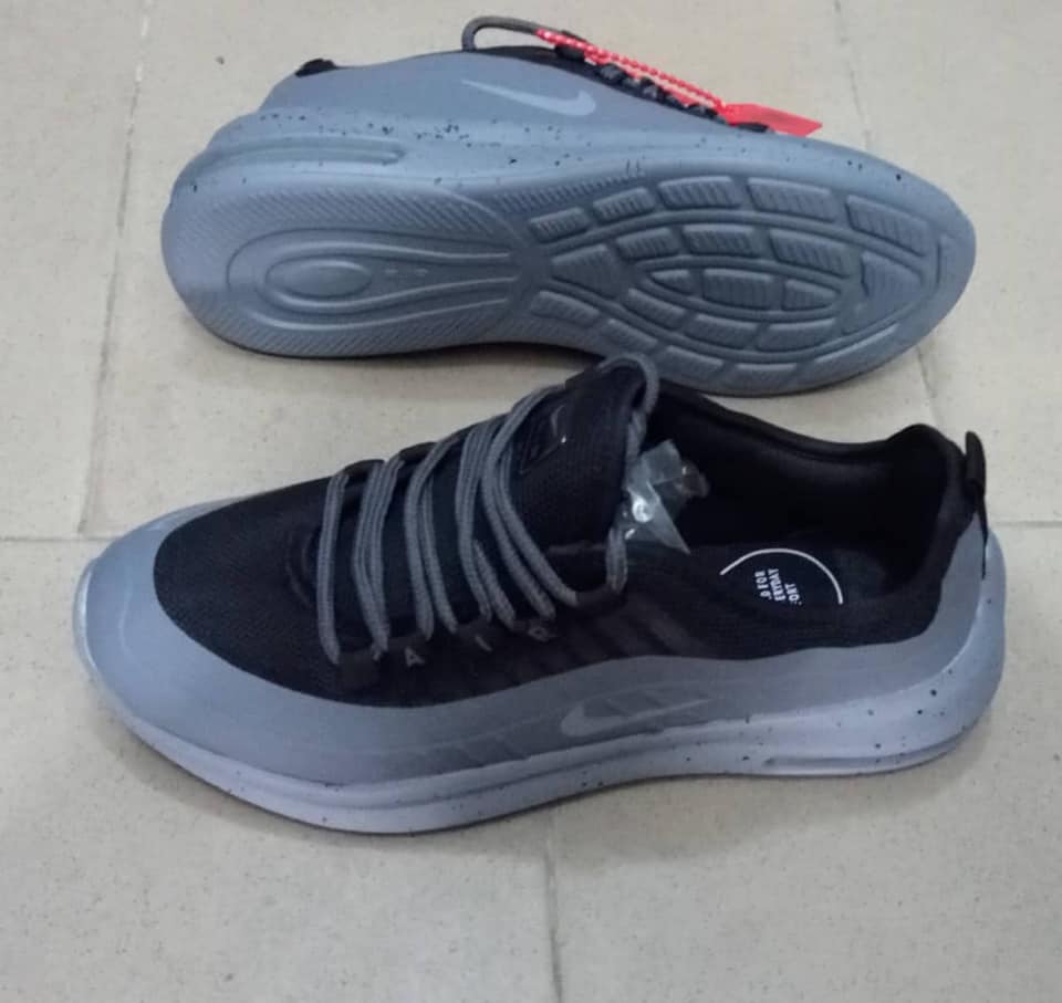CHAUSSURES — photo 4