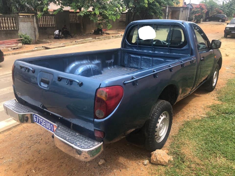 Mitsubishi L200 Une Cabine — photo 6