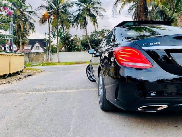 Mercedes-Benz C300 — photo 8