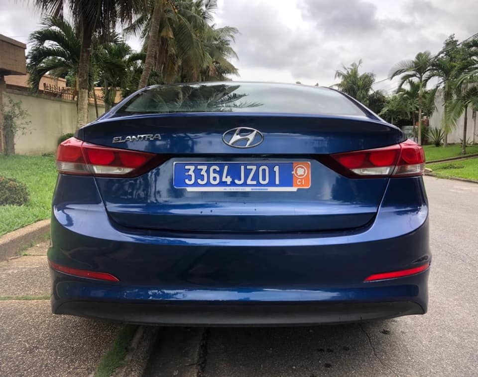 Hyundai Elantra — photo 5
