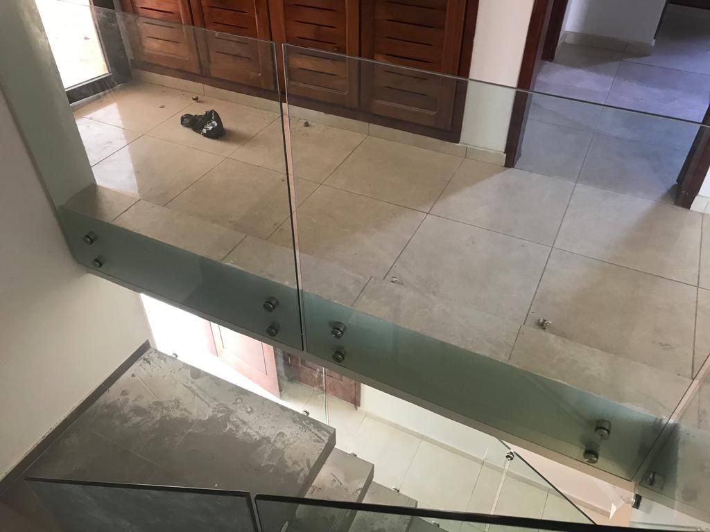 GARDE CORPS VERRE ABIDJAN — photo 2