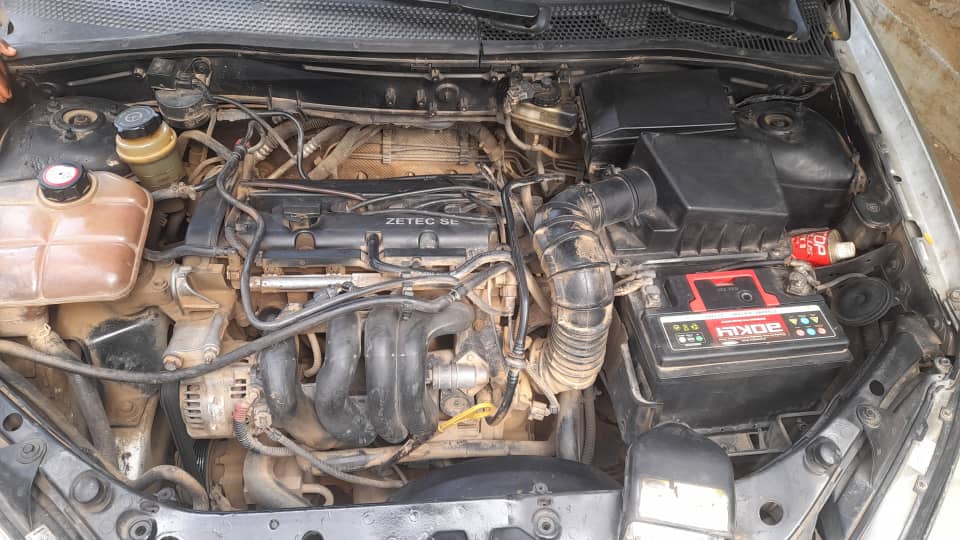 FORD FOCUS 2000 — photo 4