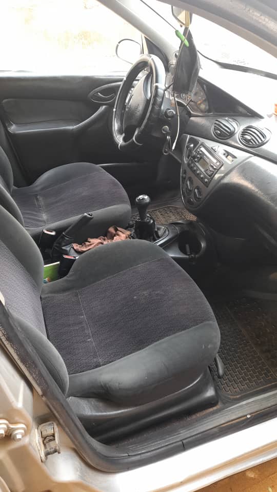 FORD FOCUS 2000 — photo 5