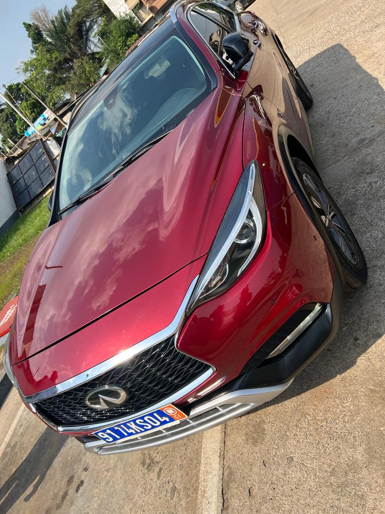 INFINITY QX30
