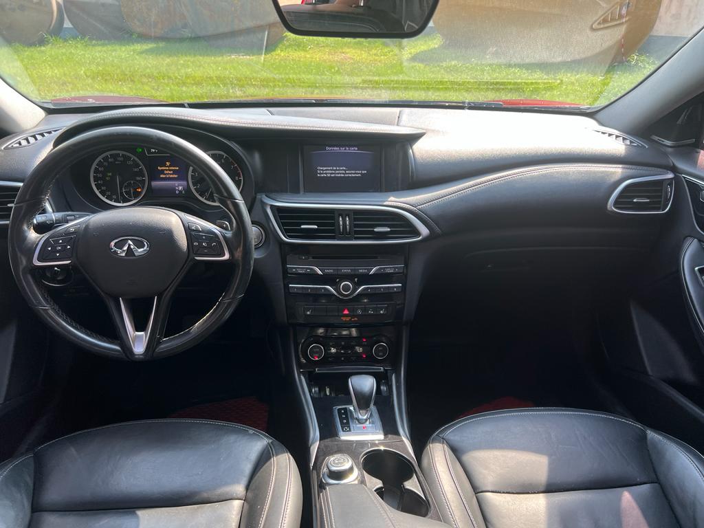 INFINITY QX30 — photo 3