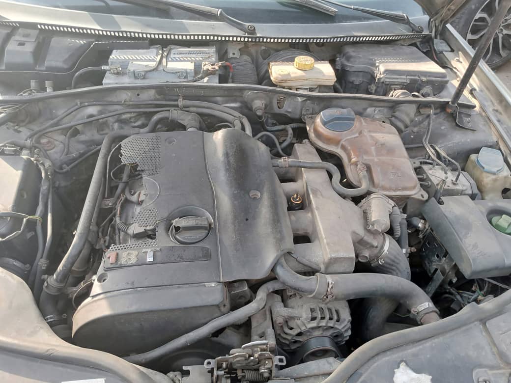 VOLKSWAGEN PASSAT — photo 2