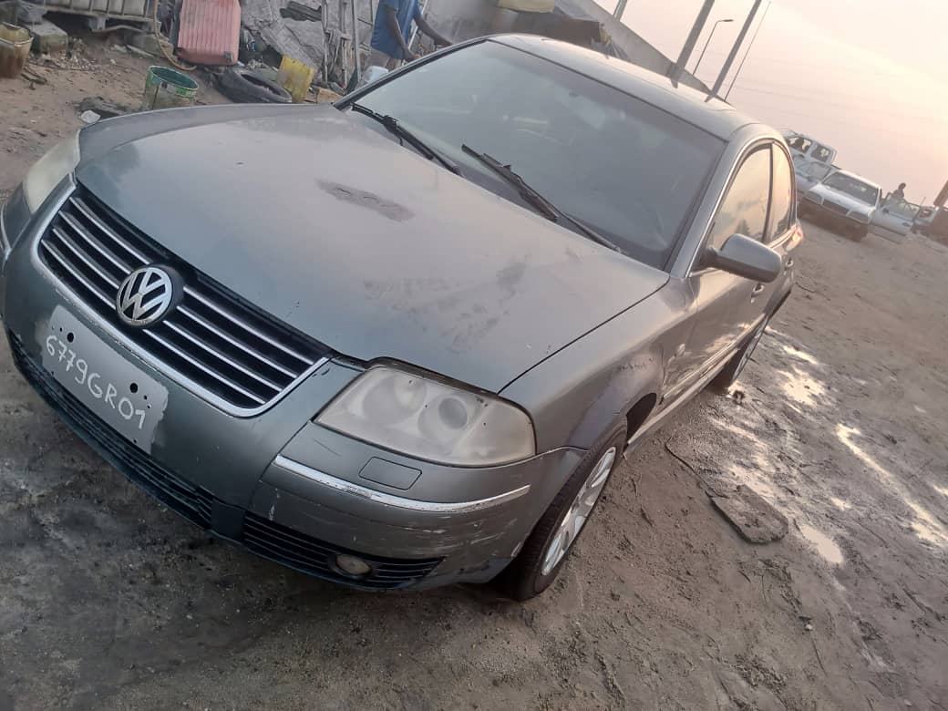 VOLKSWAGEN PASSAT