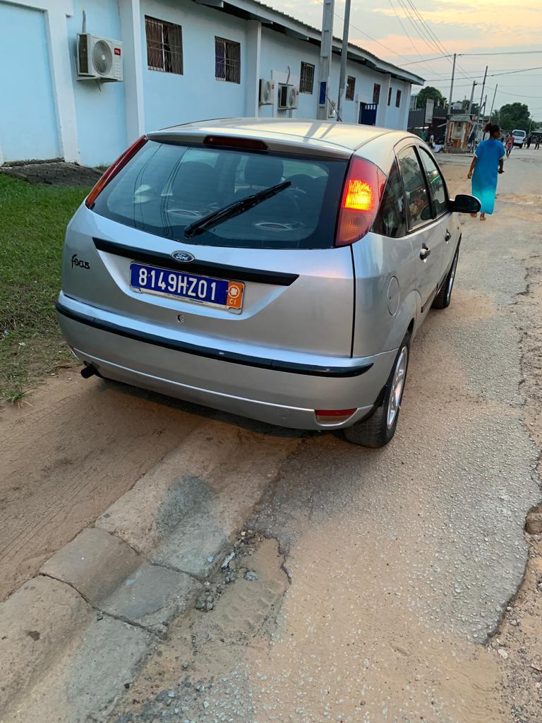 FORD FOCUS 1999 — photo 4
