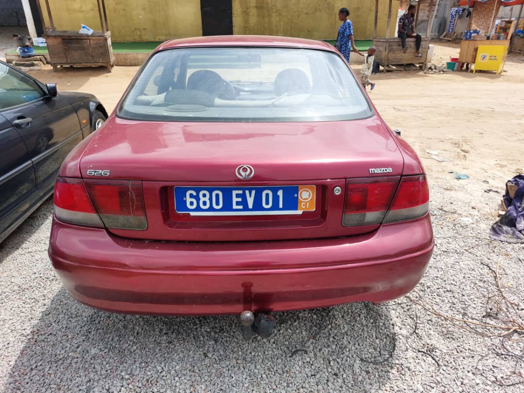 MAZDA 626 — photo 2