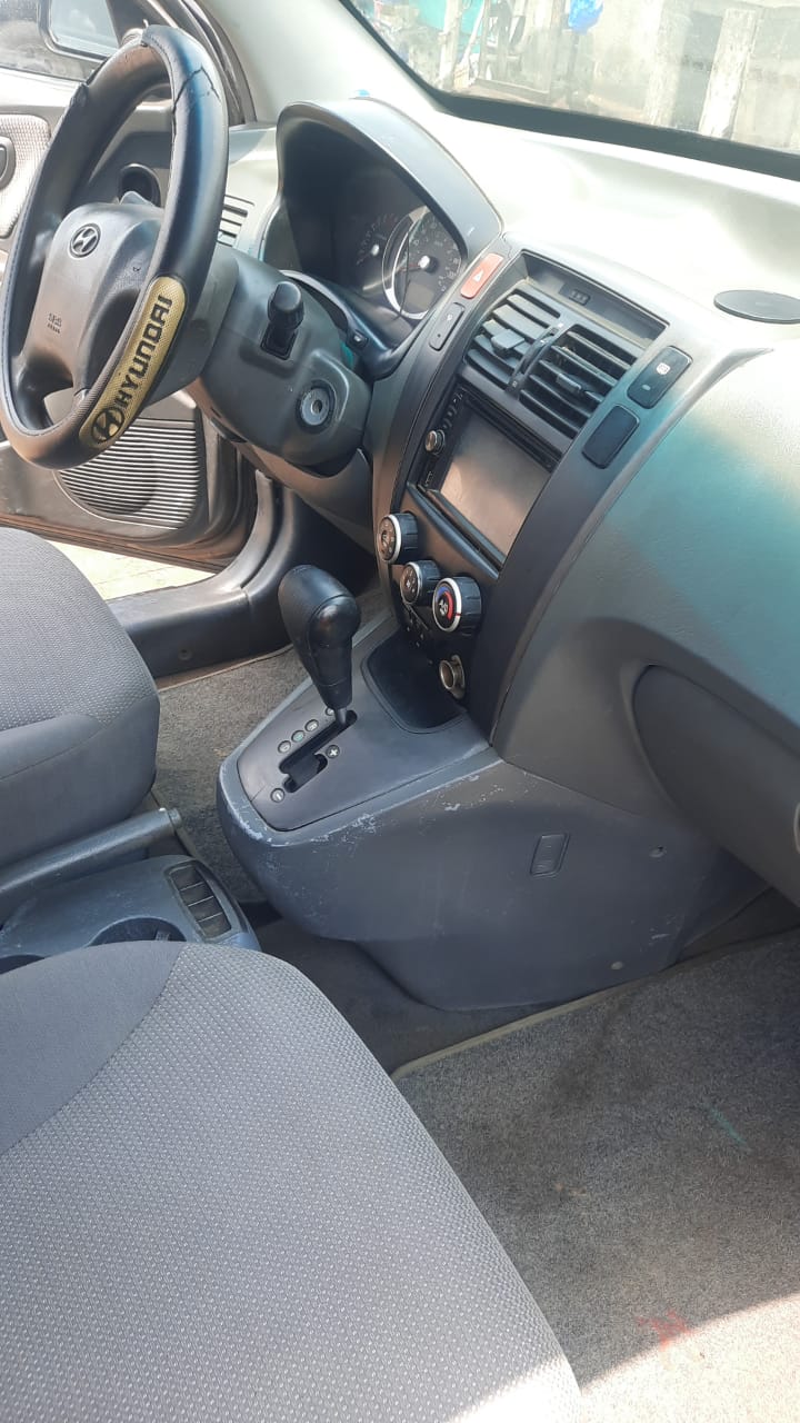 HYUNDAI TUCSON 2006 — photo 2