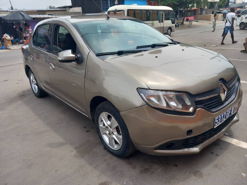 RENAULT LOGAN 2013 — photo 4