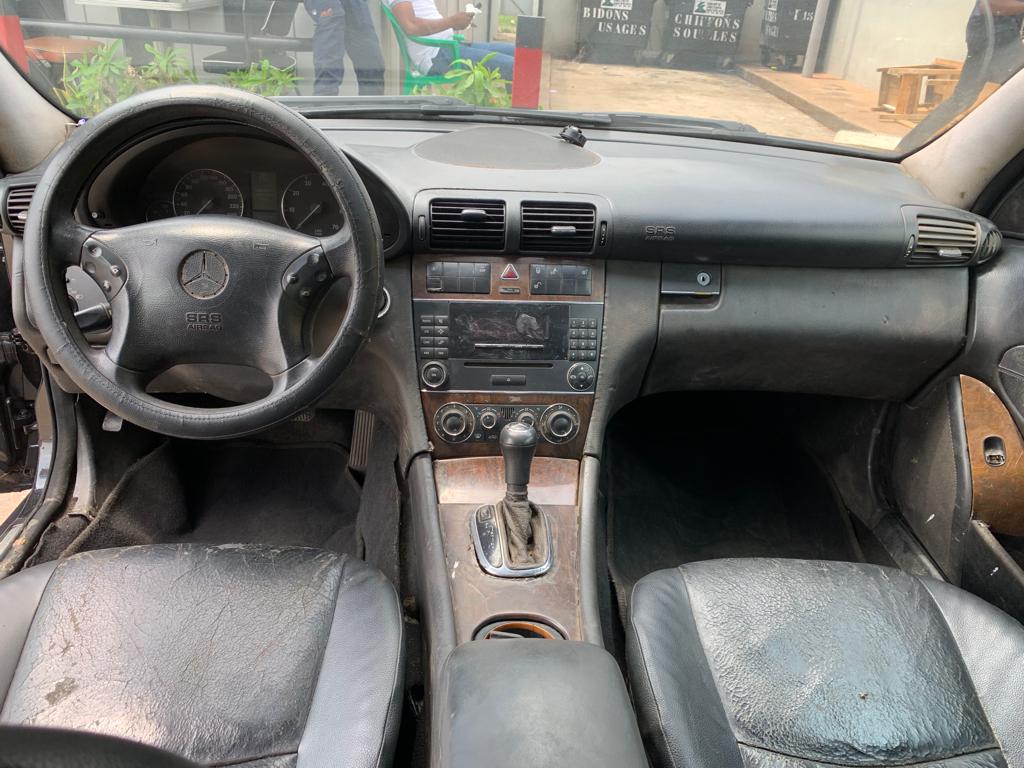 MERCEDES C200 4MATIC — photo 2